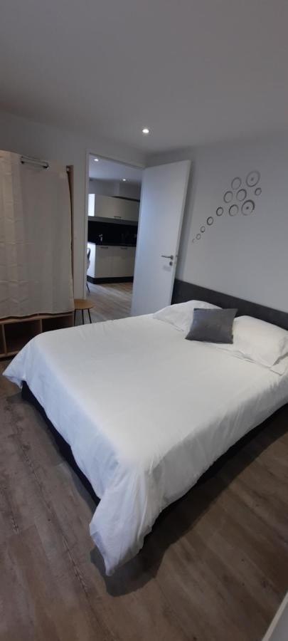 Les Appartements De La B Saint-Benoit-des-Ondes Ngoại thất bức ảnh